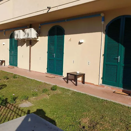 לינה וארוחת בוקר Il Giardino Di Zio *